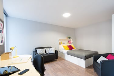 Premium Studio at Glassyard Building, 7A Stockwell Green, Stockwell, London, SW99JF - Image 2